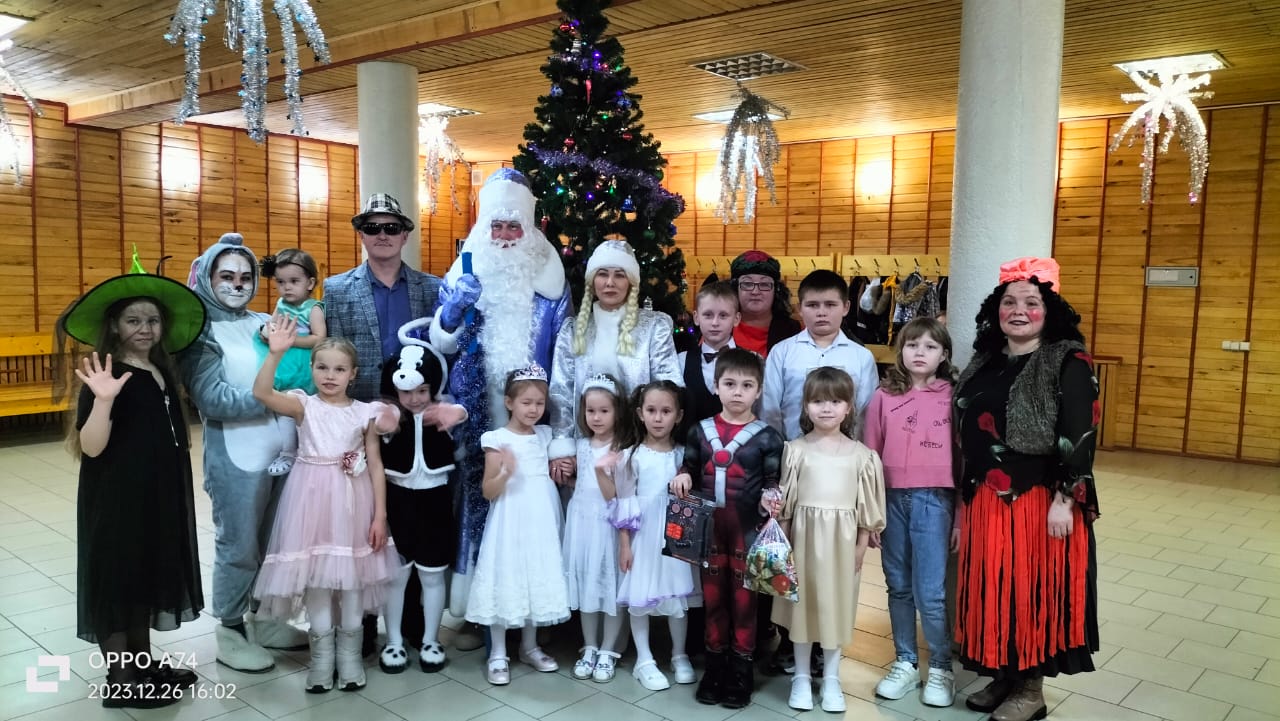В филиале ООО «Марикоммунэнерго» Северо-Восточные тепловые сети» 26 декабря прошла детская новогодняя елка с веселыми песнями, танцами и играми.